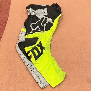 Fox 180 men’s lux dirt racing Pants Black yellow gray with leather knee panels